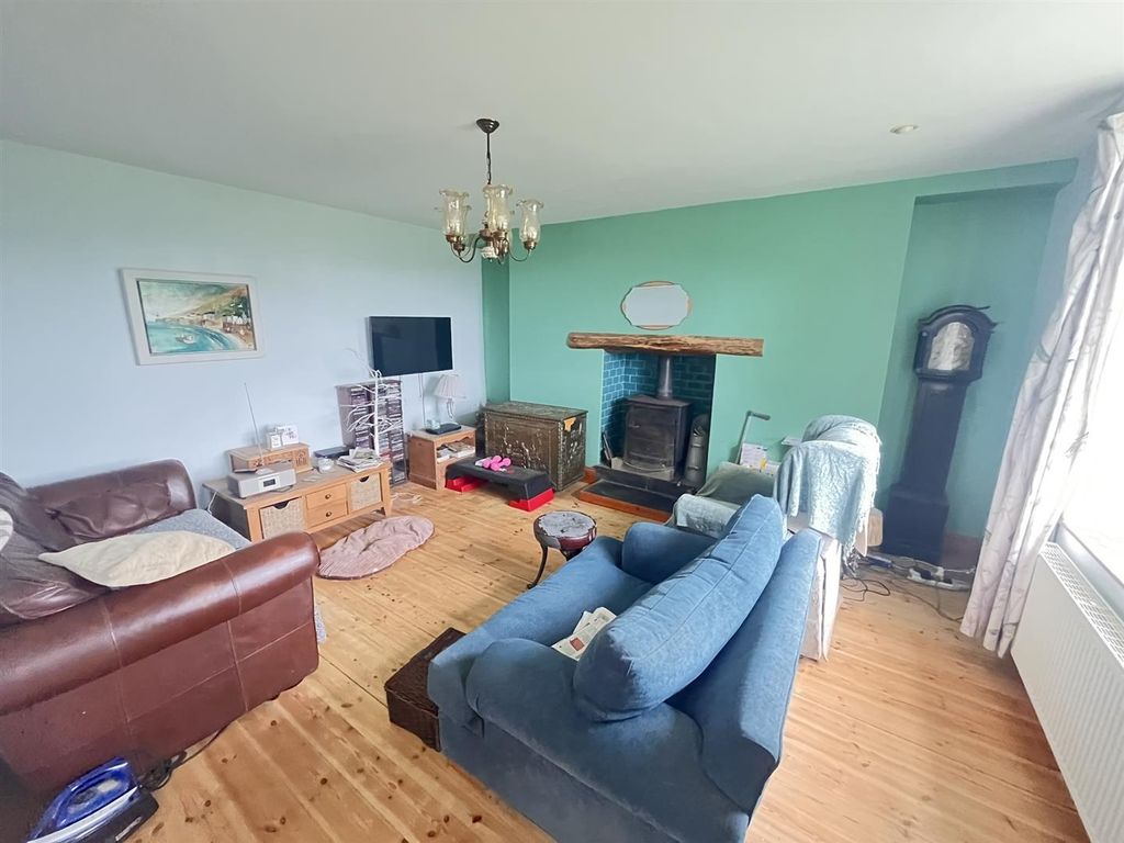 Property photo 3 of 50 Living Room