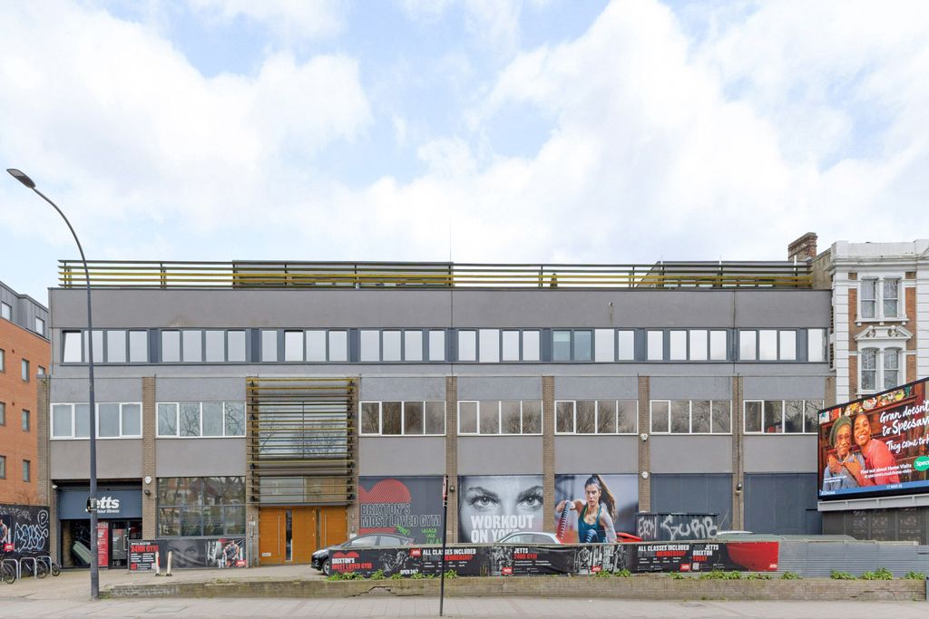 Property photo 2 of 8 Building Exterior & Advertising Displays