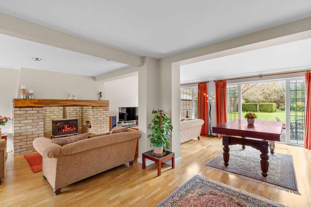 Property photo 2 of 20