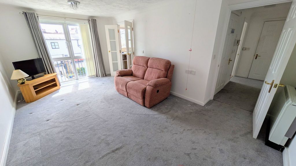 Property photo 2 of 9