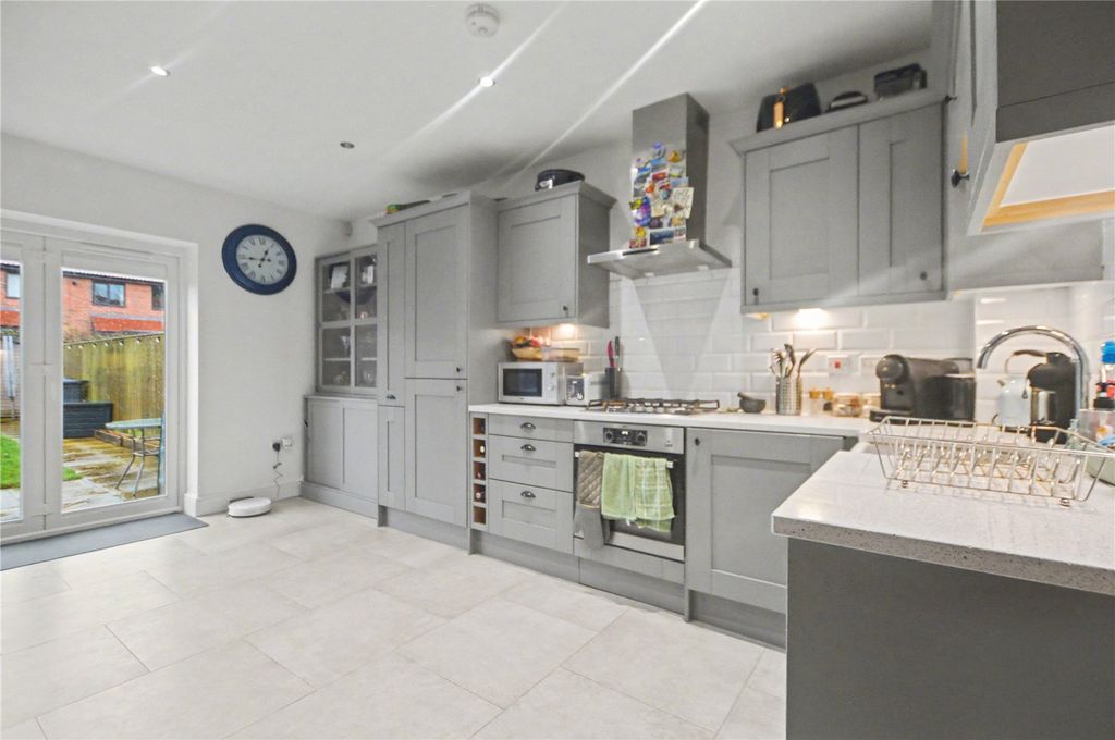 Property photo 3 of 17 Picture No. 11