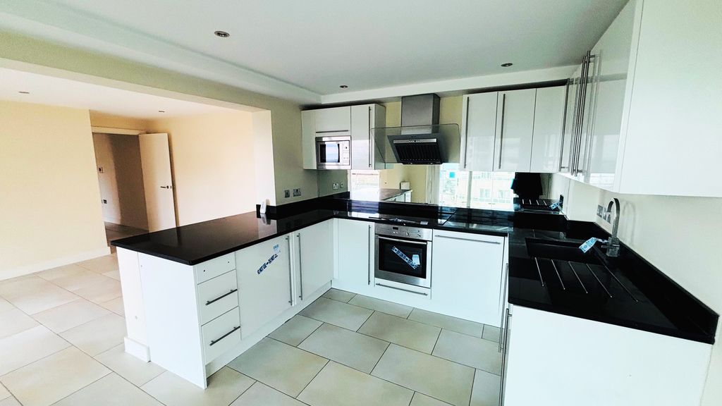 Additional image 4 of 2 bed flat for saleAtlantic House, 1 Ayton Drive, Portland, Dorset DT5