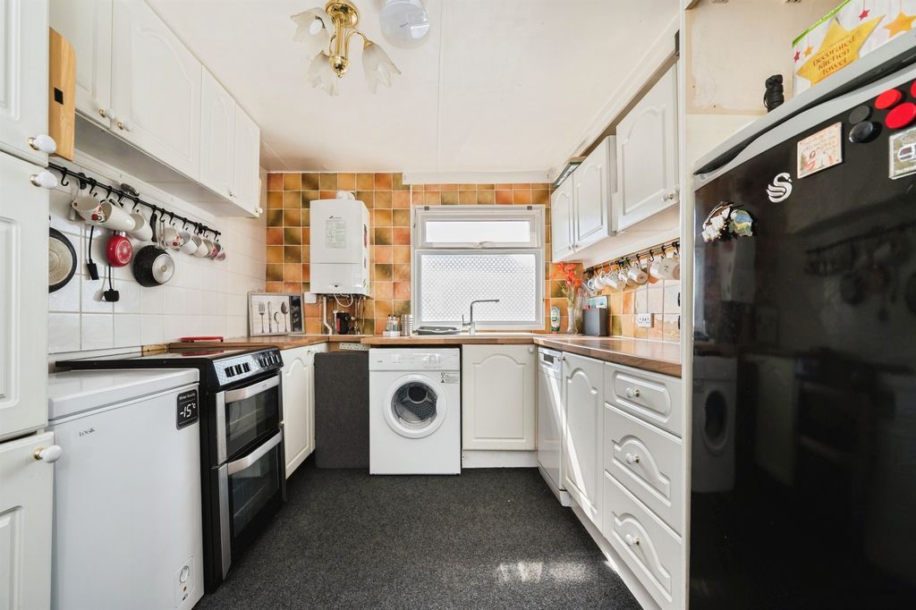 Property photo 3 of 15