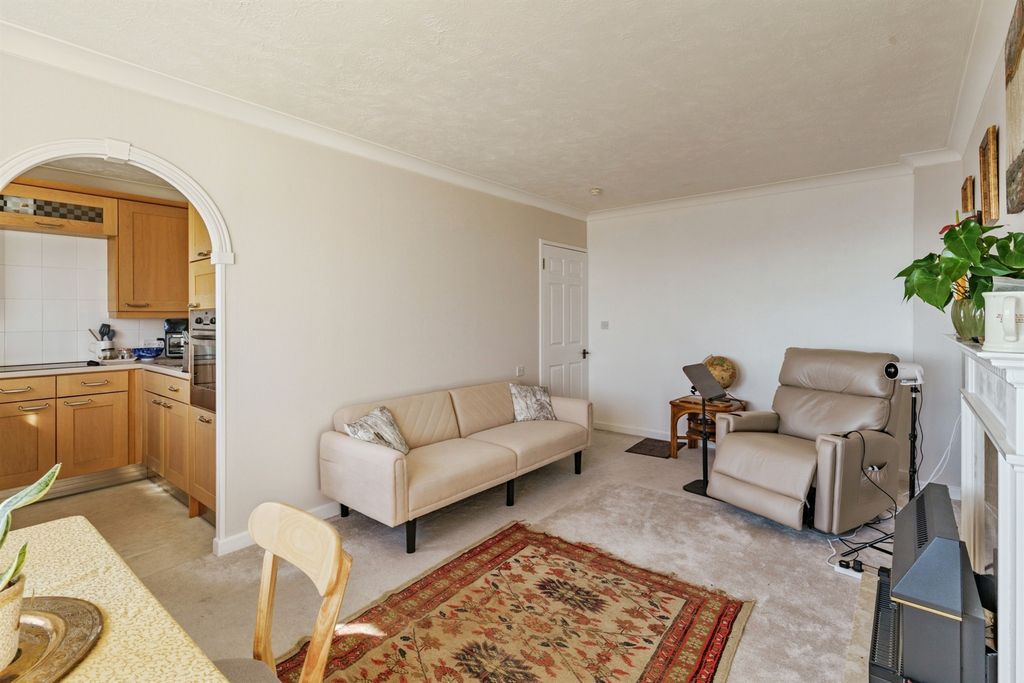 Property photo 3 of 13