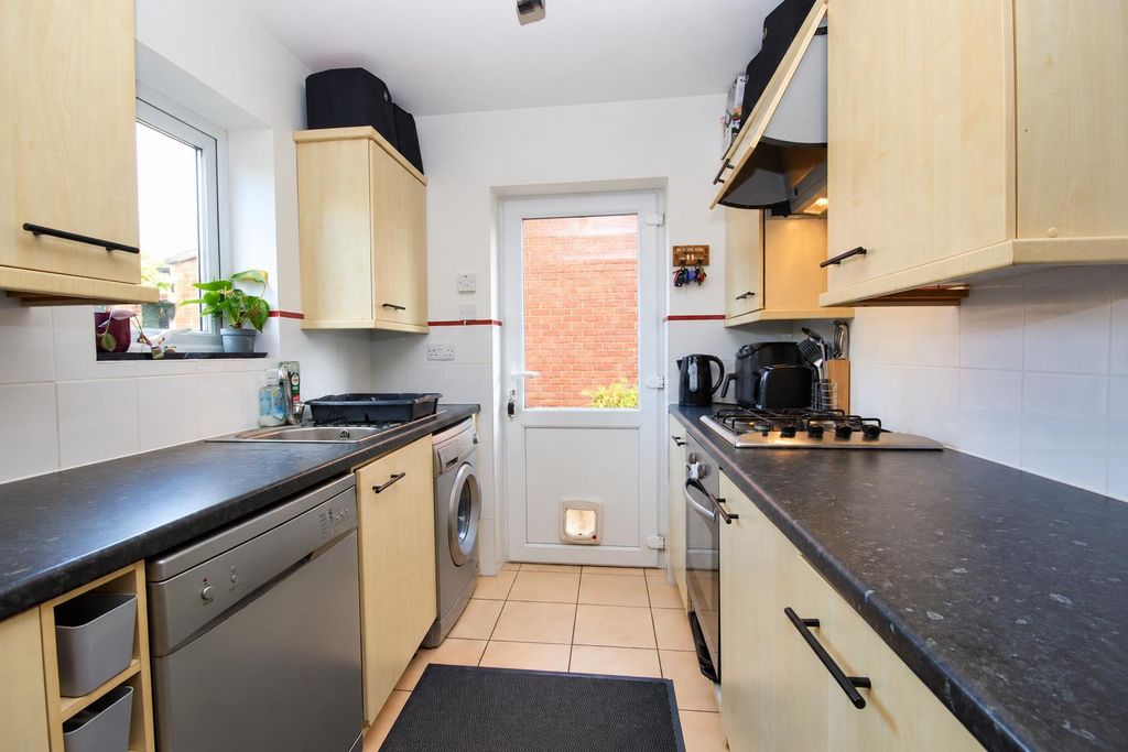 Property photo 3 of 17 1 (17).Png