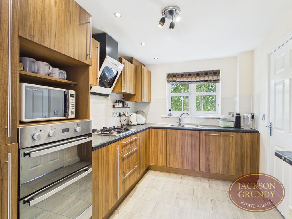 Property photo 2 of 15 Prestbury Road