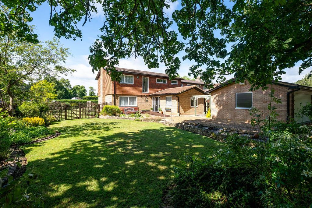 Property photo 1 of 37 260612 - Mellis, Church Lane, Oakley - 02.Jpg