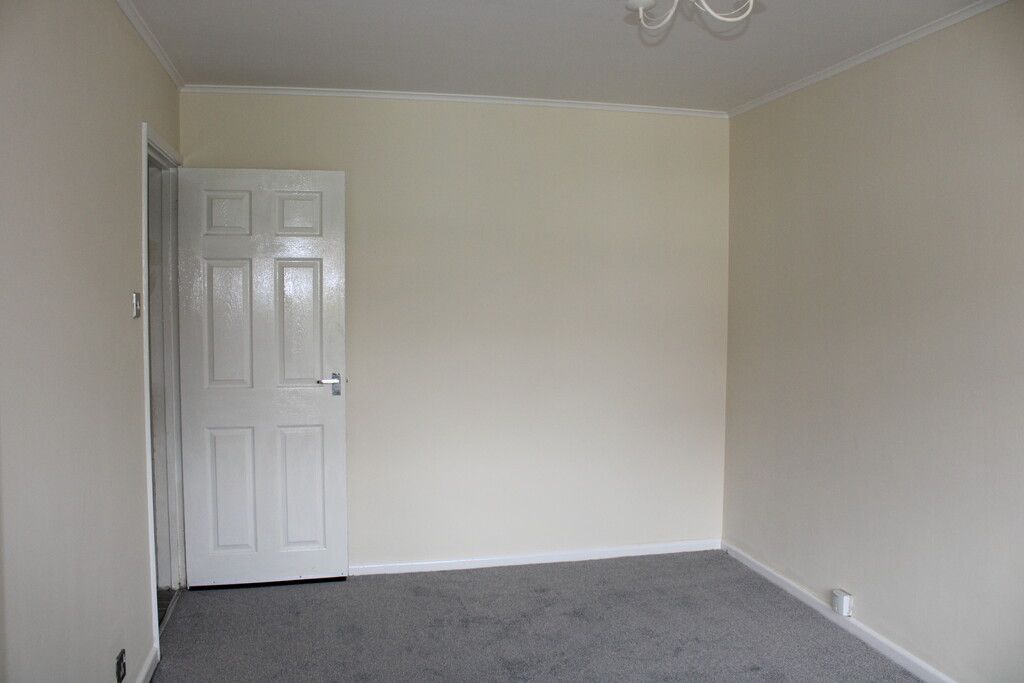 Property photo 3 of 10 Living Room