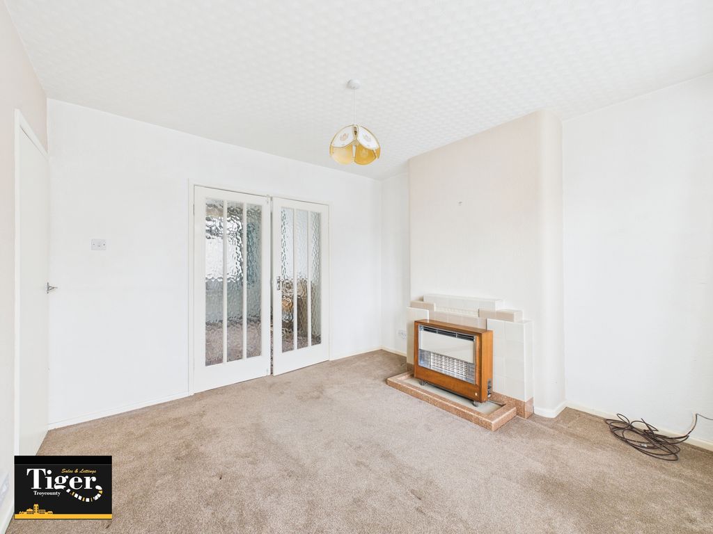 Property photo 3 of 16 Cam03440G0-Pr0303-Still003