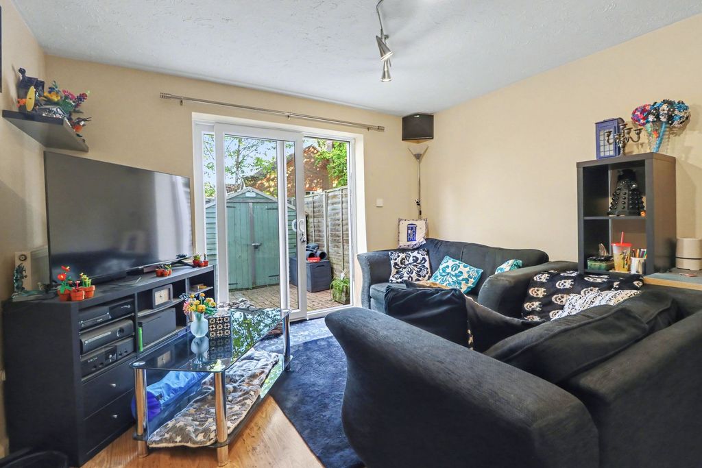 Property photo 2 of 9