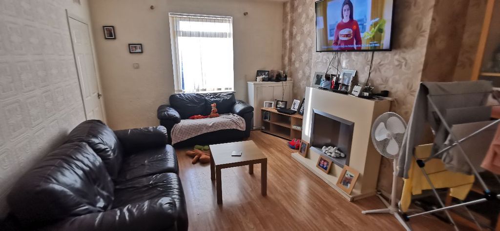 Property photo 2 of 11