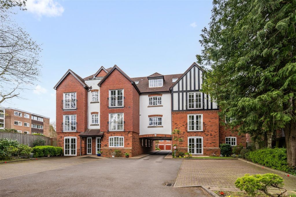 Property photo 1 of 15 Flat 3 Blossomfield Gardens_12.Jpg