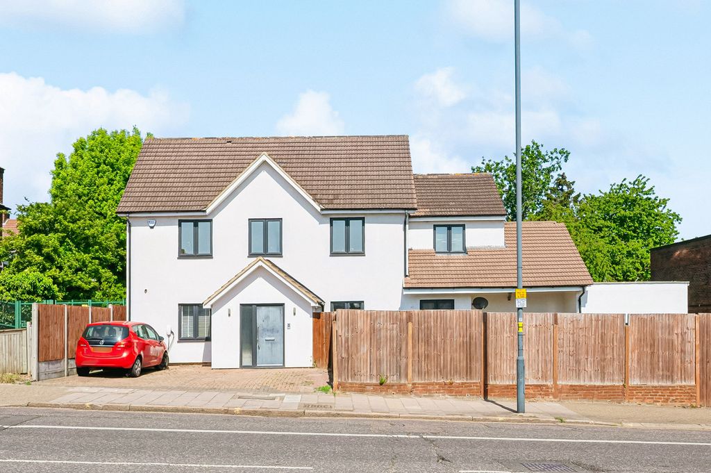 Property photo 1 of 24