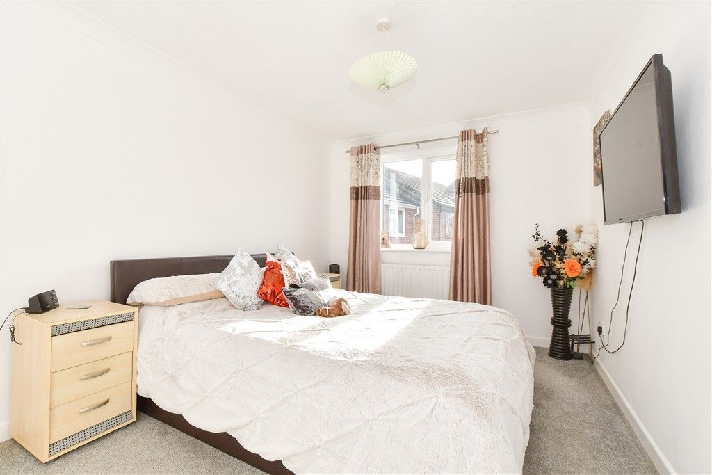 Property photo 3 of 10 Bedroom 1