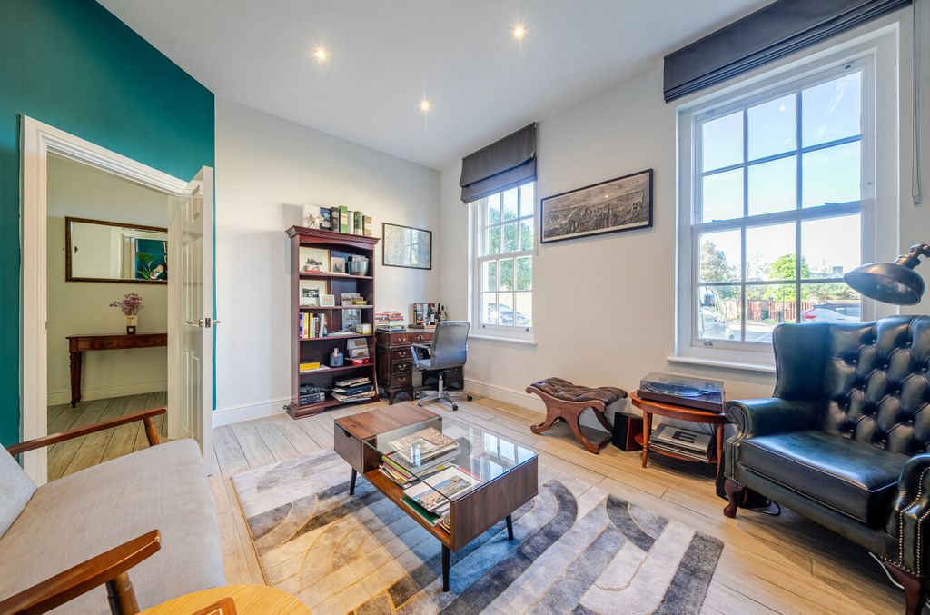 Property photo 2 of 21 1441057-11-69De09...