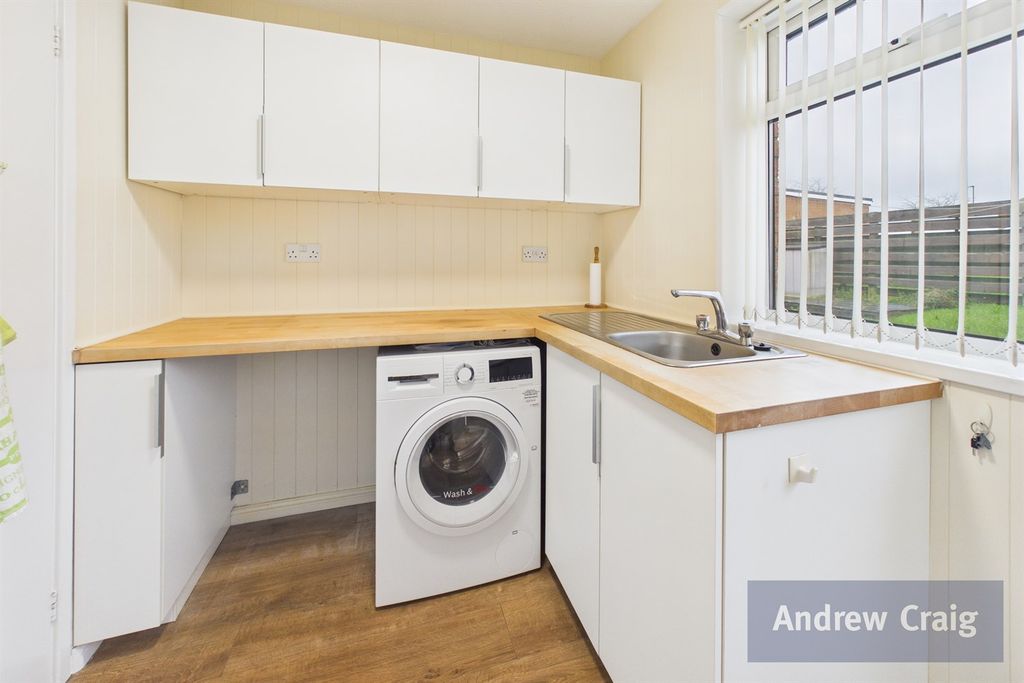 Property photo 3 of 13 Kitchen