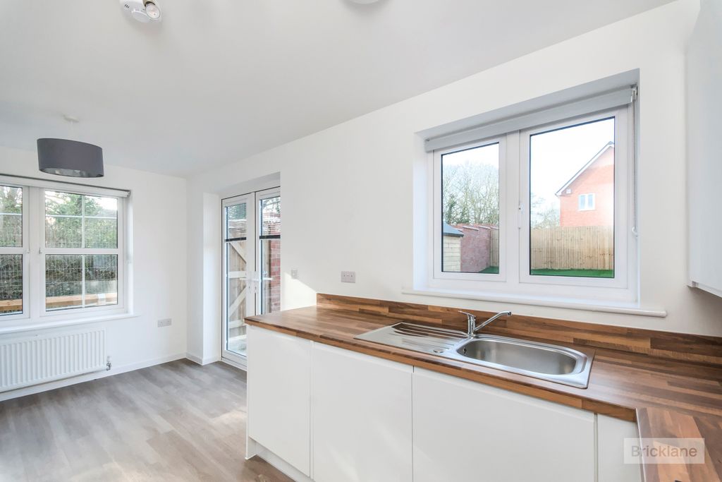 Property photo 2 of 14 Kitchen