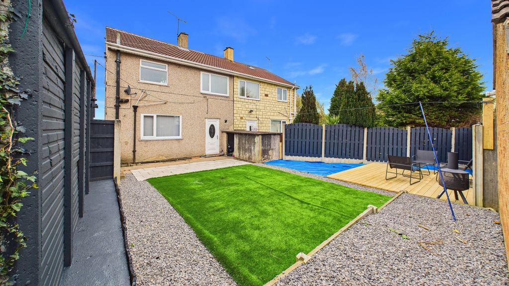 Property photo 2 of 12 Cam03669G0-Pr0063-Still028