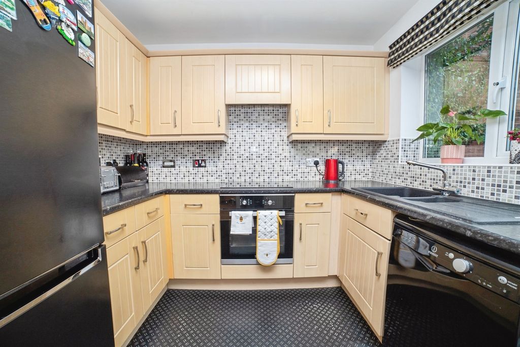 Property photo 3 of 17