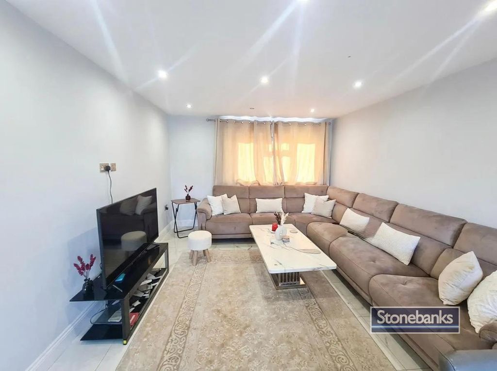 Property photo 2 of 11 2.Png