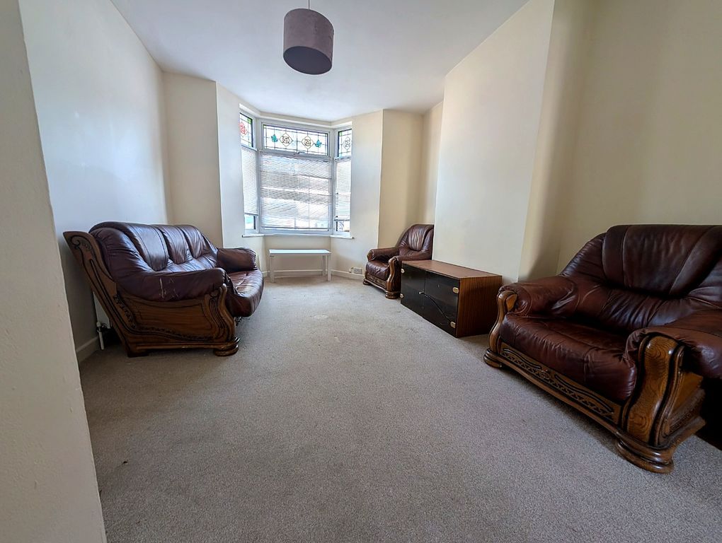 Property photo 2 of 9 4980771