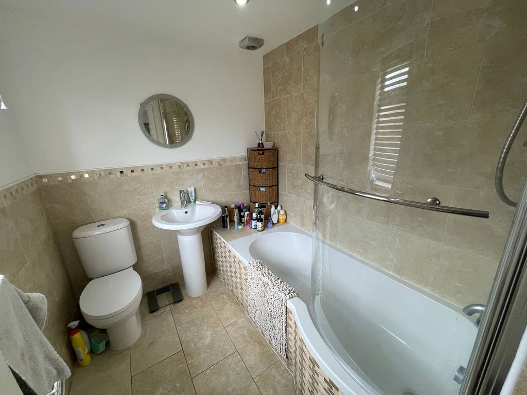 Property photo 2 of 11