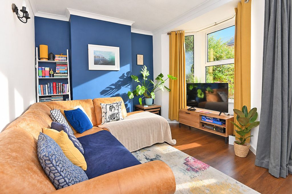 Property photo 2 of 11