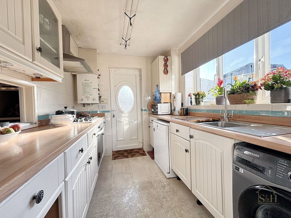 Property photo 3 of 13