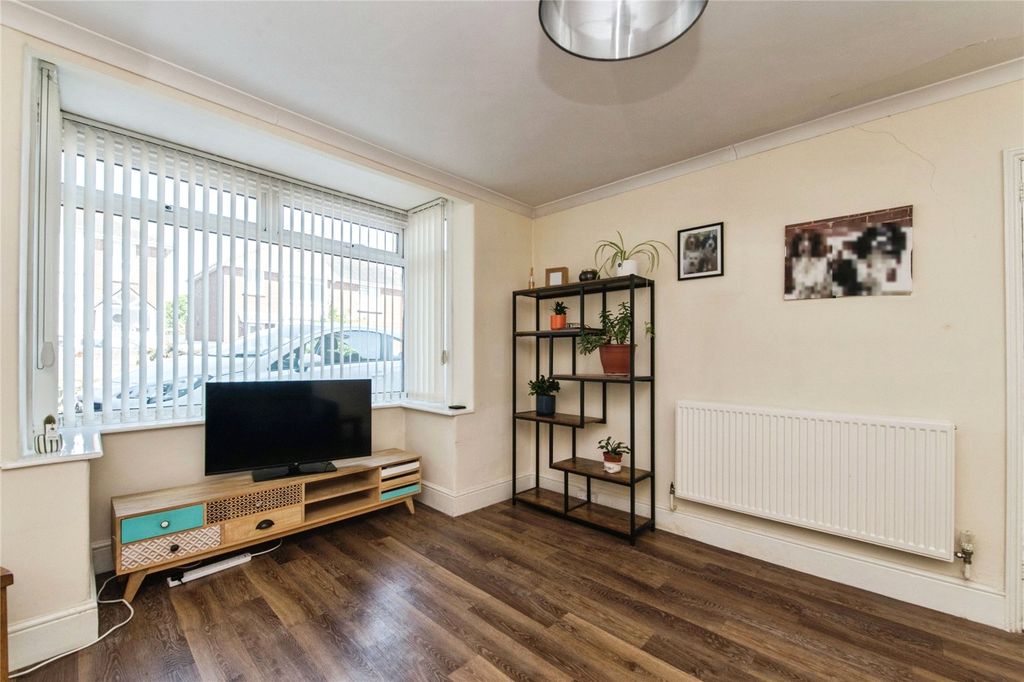 Property photo 3 of 17 Picture No. 15