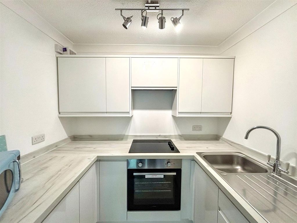 Property photo 3 of 13 2.Jpg