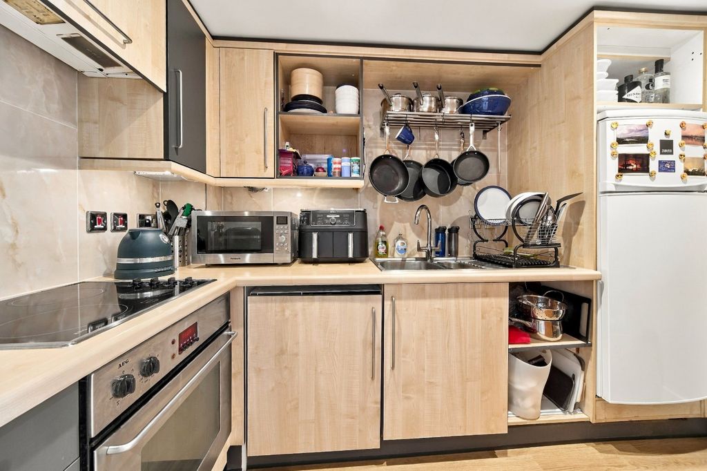 Property photo 3 of 14 Picture No. 02