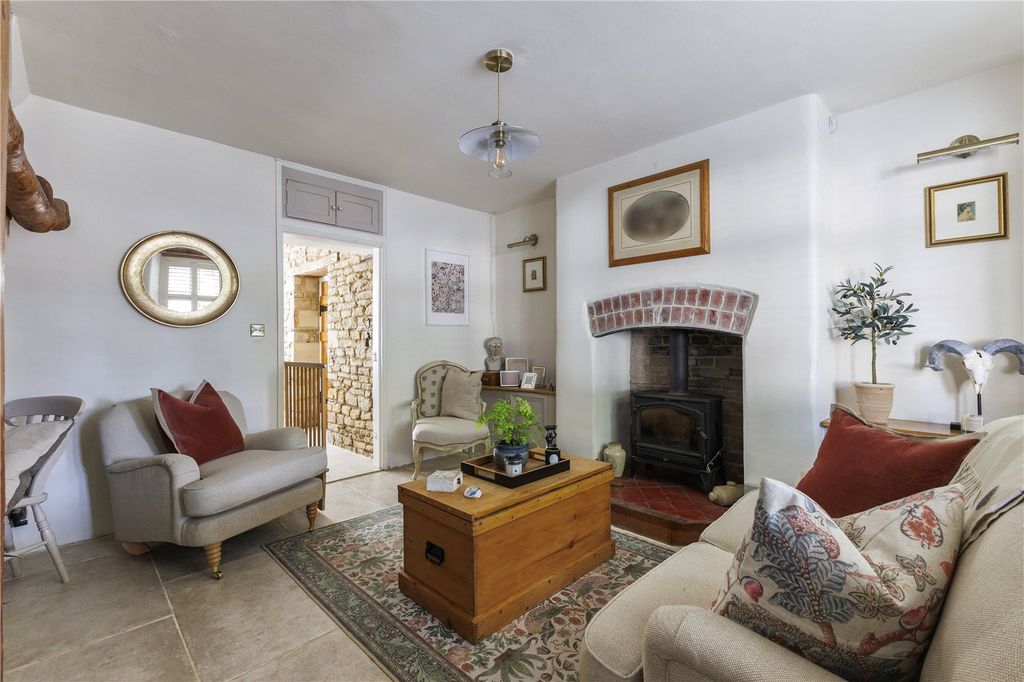 Property photo 3 of 15 Sitting Room