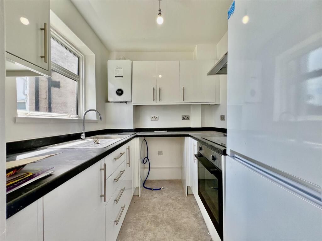 Property photo 3 of 4 Kitchen