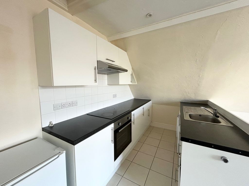 Property photo 3 of 13 Kitchen