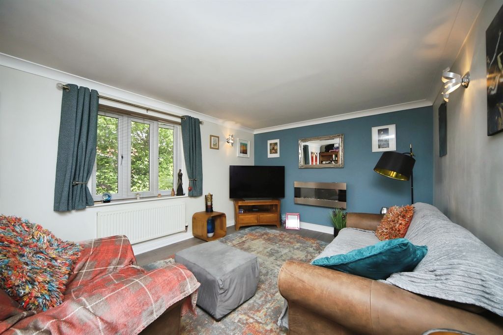 Property photo 3 of 15