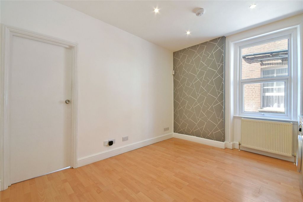 Property photo 2 of 9 Picture No. 20
