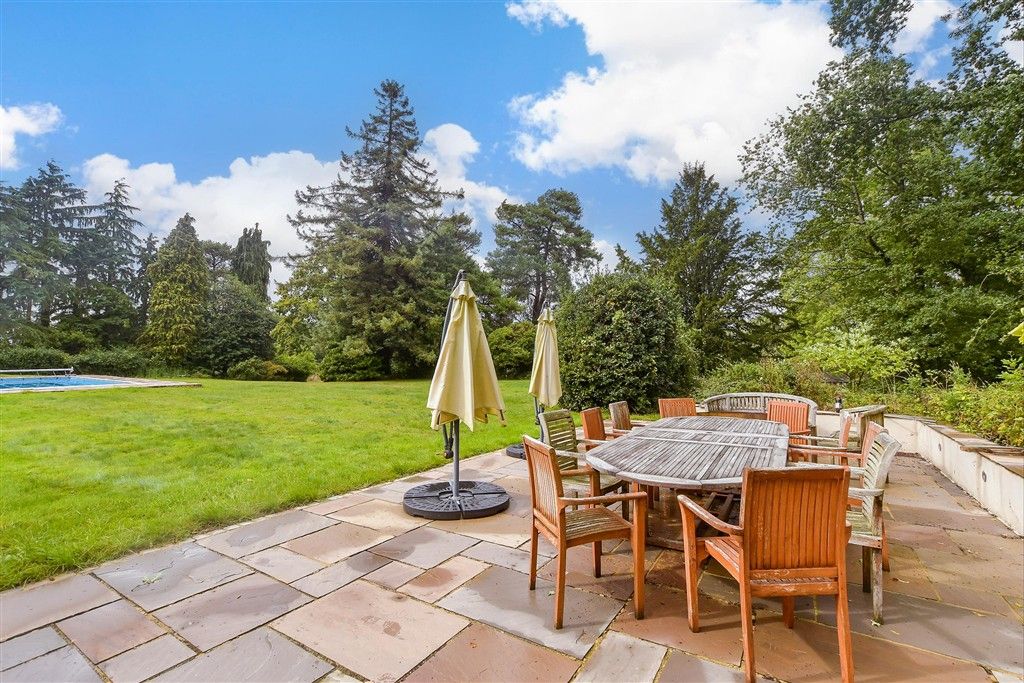 Property photo 3 of 30 Patio / Decking