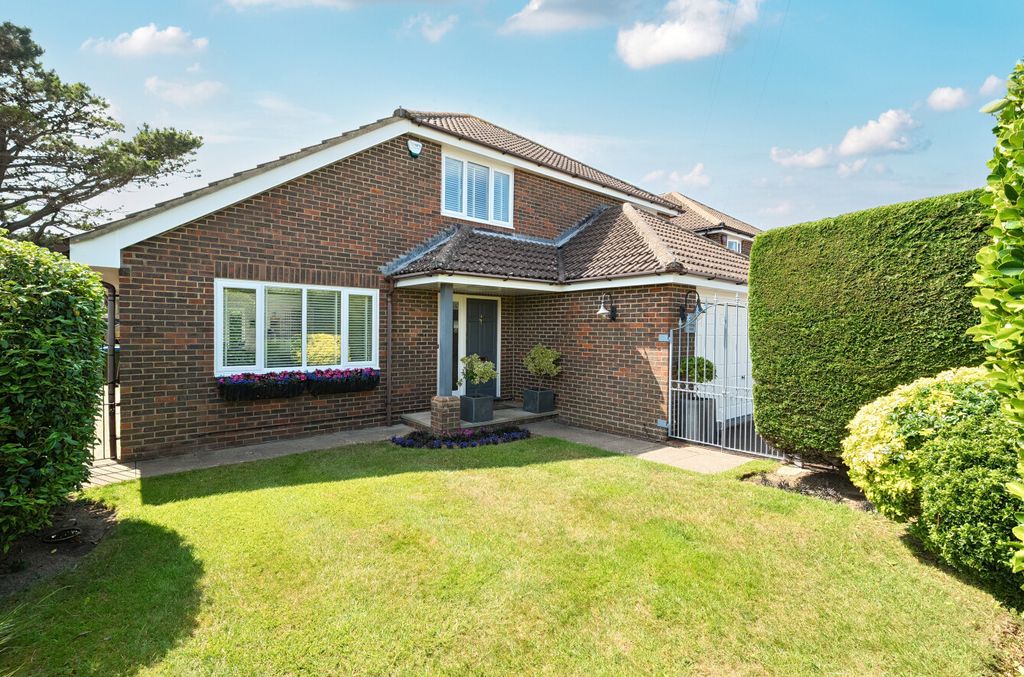 Property photo 2 of 17 1481383-74-6A3561...