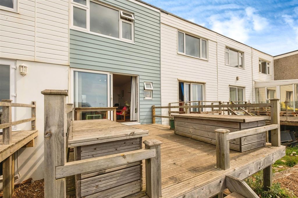 Property photo 2 of 15 Sun Deck