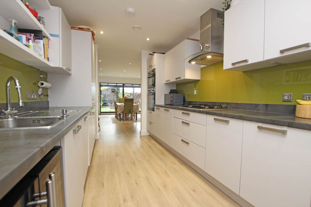 Property photo 3 of 38