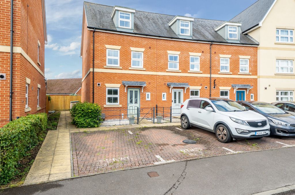 Property photo 1 of 12 1304675-1-6842B34...