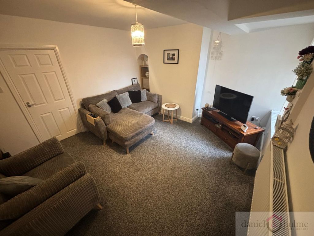Property photo 3 of 21 Ea883c39-603F-4012-B6F6-6A07935d69d3