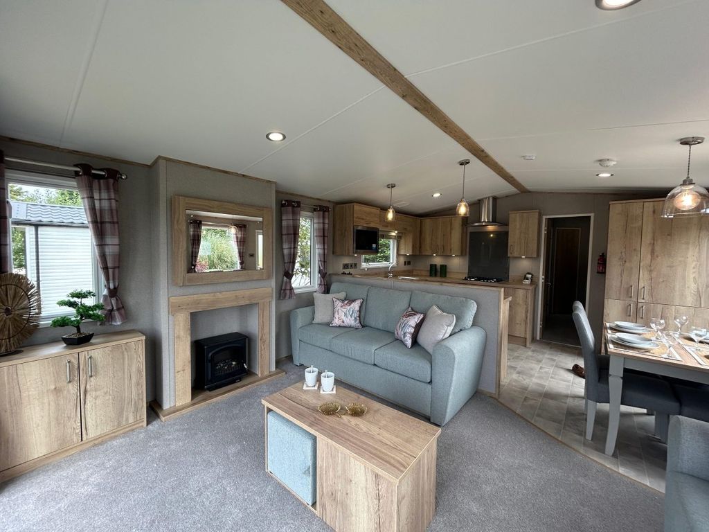 Property photo 1 of 7 - Abi Kingston For Sale