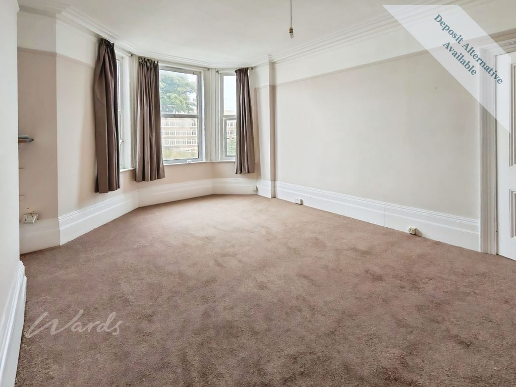 Property photo 2 of 6 Bedroom