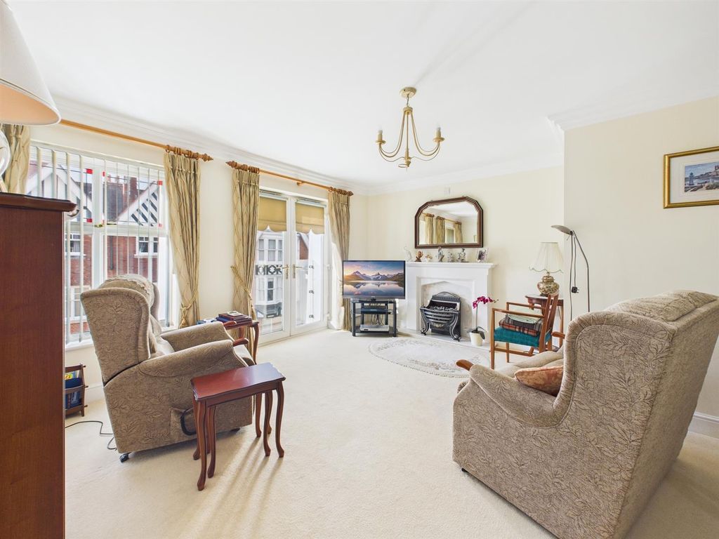 Property photo 3 of 13 Cam04116G0-Pr0276-Still010.Jpg