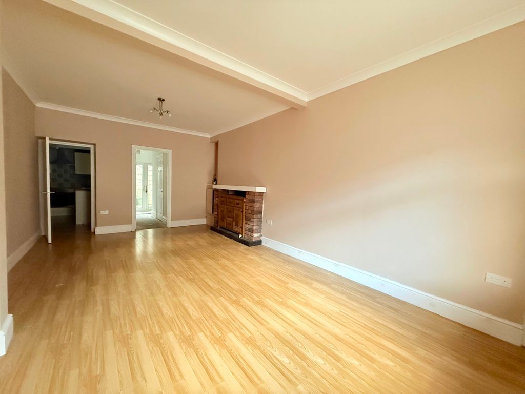 Property photo 3 of 27