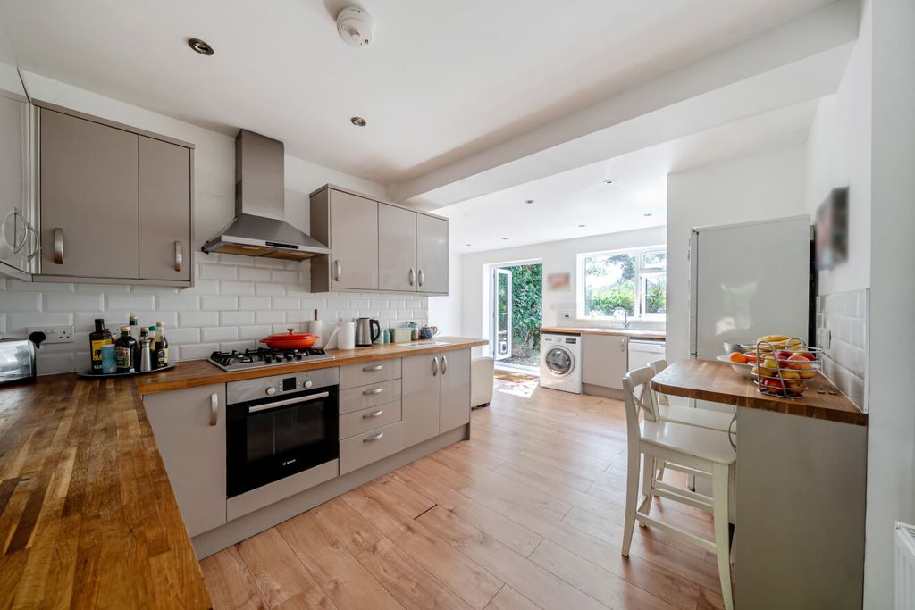 Property photo 1 of 22 1499994-18-6A70Ae...
