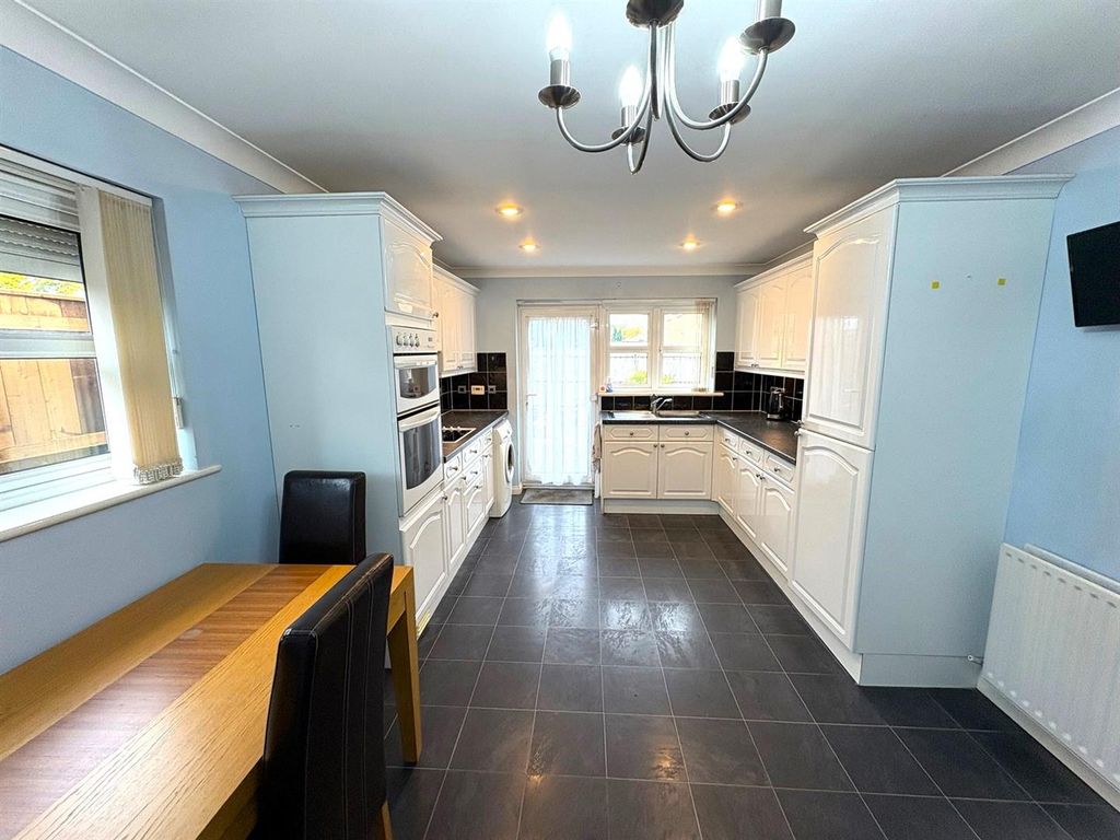 Property photo 2 of 16 Kitchen/Diner