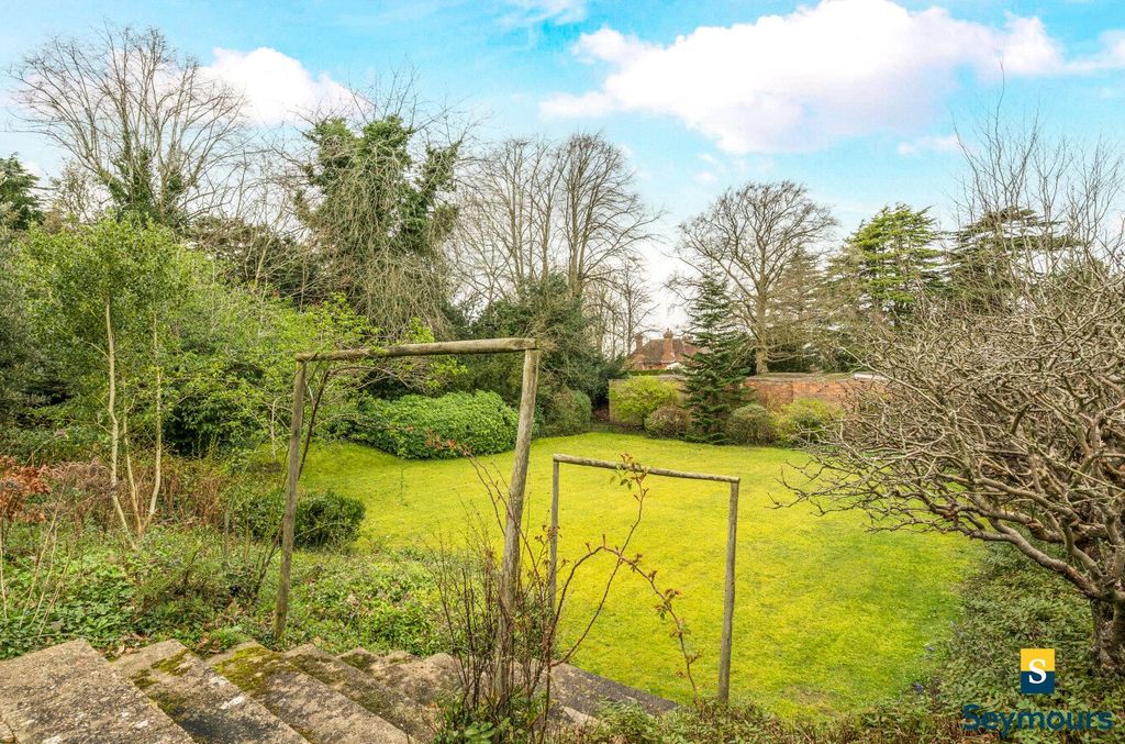 Property photo 3 of 16 Communal Garden