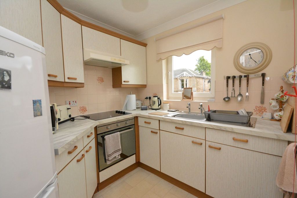 Property photo 3 of 9
